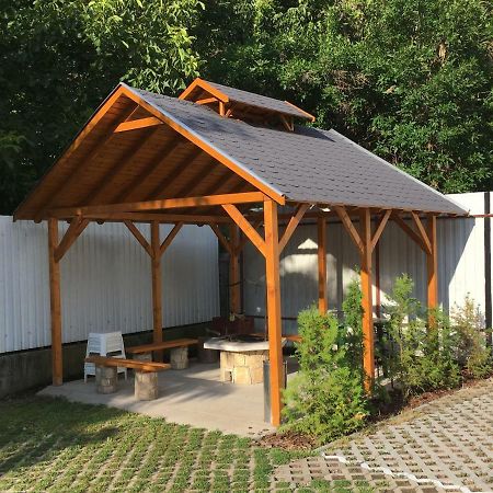 Zoli Apartmanok-Adri Koelcsey 32 Hajdúszoboszló المظهر الخارجي الصورة